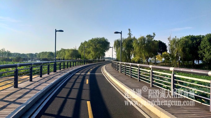 蓝天白云的日子(自行车道)