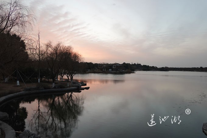 莲池湖-夕阳西下