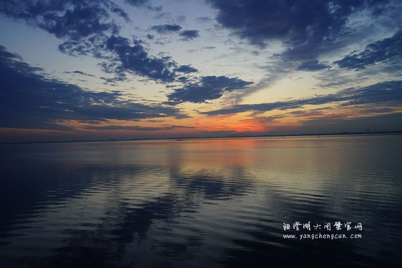 晨曦初升，阳澄湖的日出美景