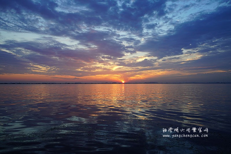 晨曦初升，阳澄湖的日出美景