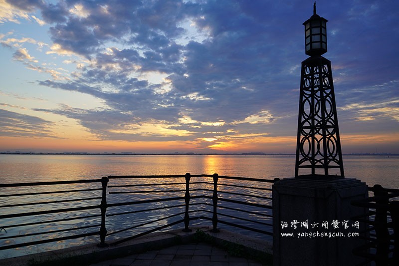 晨曦初升，阳澄湖的日出美景