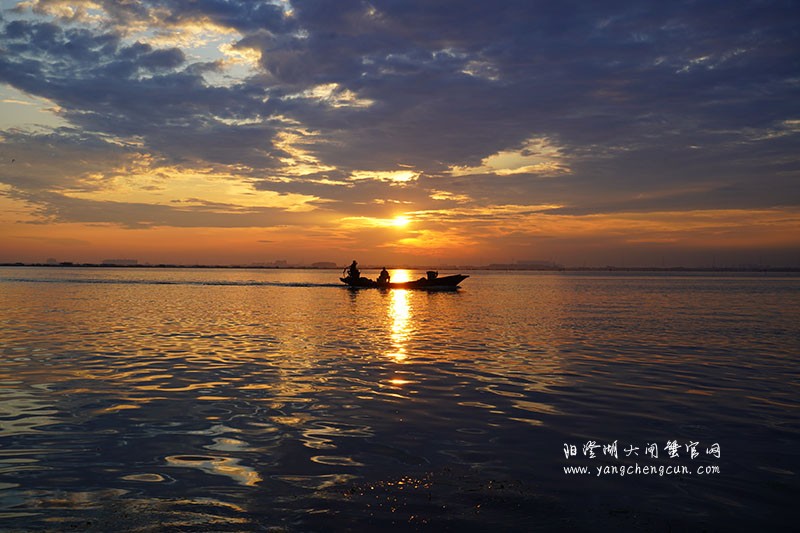 晨曦初升，阳澄湖的日出美景