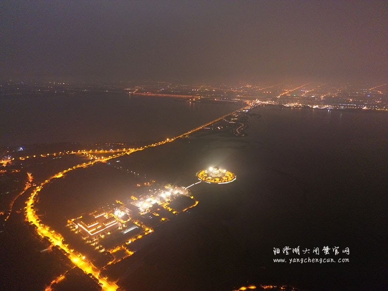 航拍夜幕下的阳澄湖半岛