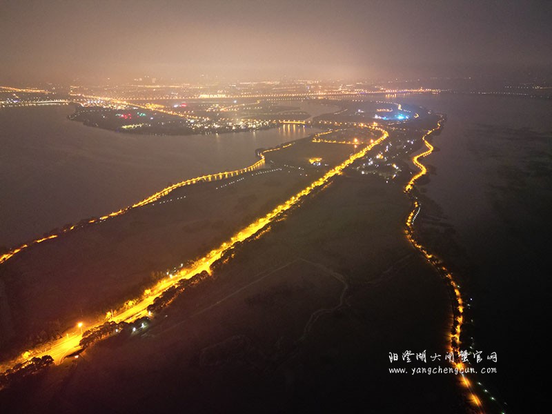 航拍夜幕下的阳澄湖半岛